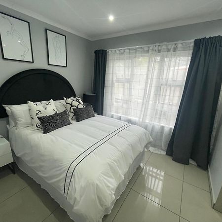 Trendy, Comfortable 1 Bedroom Apartments In Mthatha Bagian luar foto