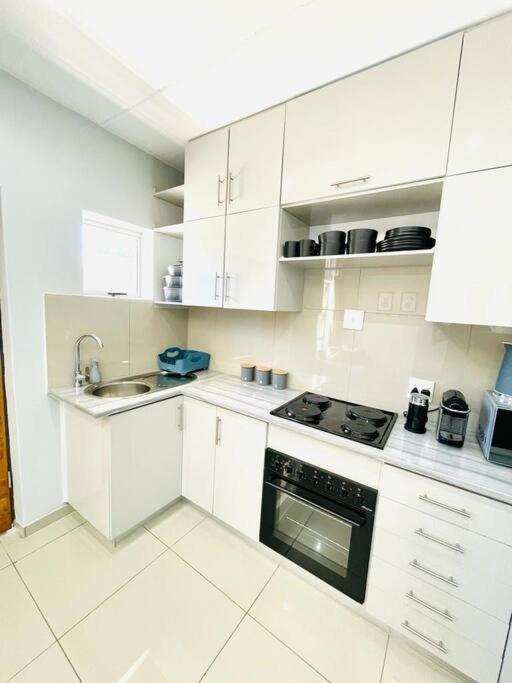 Trendy, Comfortable 1 Bedroom Apartments In Mthatha Bagian luar foto