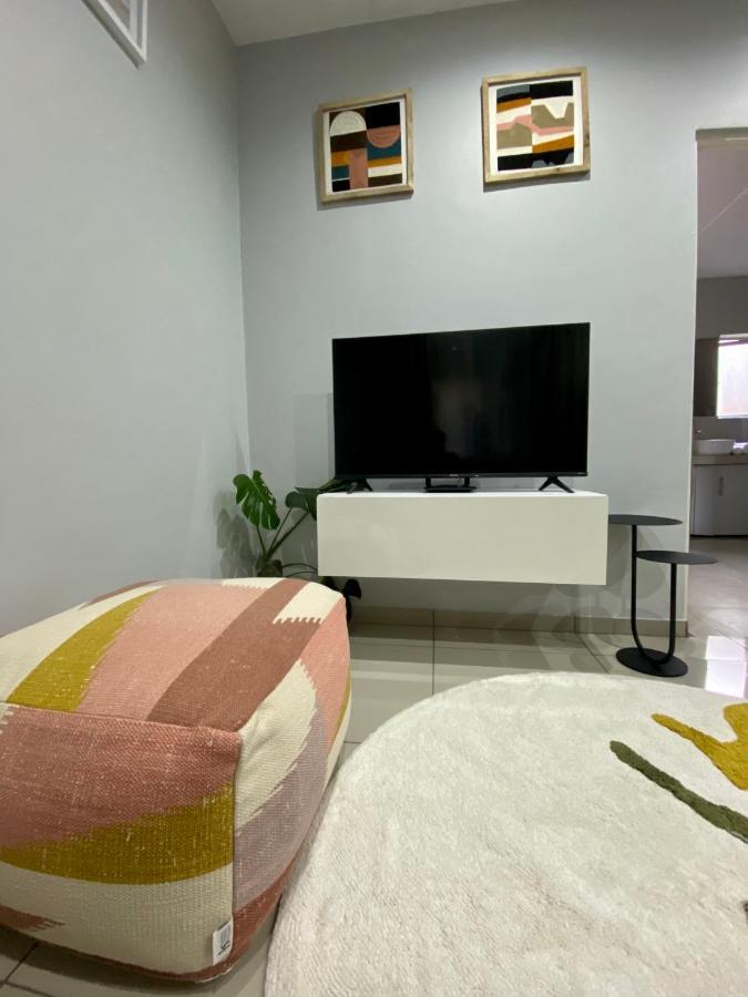 Trendy, Comfortable 1 Bedroom Apartments In Mthatha Bagian luar foto