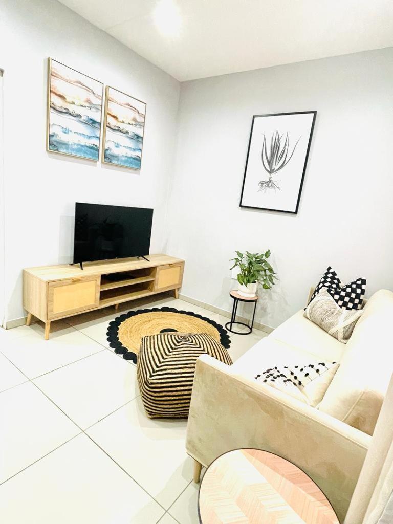 Trendy, Comfortable 1 Bedroom Apartments In Mthatha Bagian luar foto