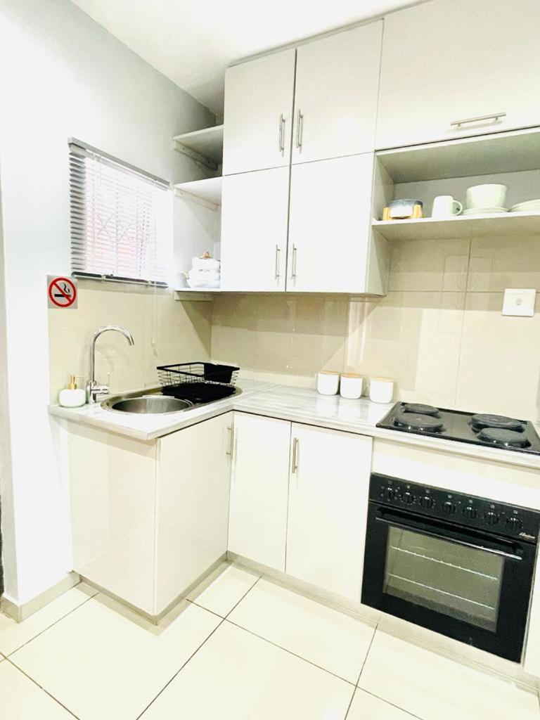 Trendy, Comfortable 1 Bedroom Apartments In Mthatha Bagian luar foto